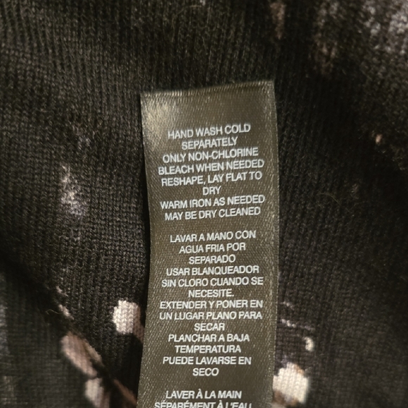 White House Black Market Black Floral Blouse - Picture 13 of 14